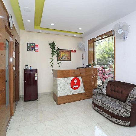 Oyo 10228 Hotel Chandramouli Dźajpur Zewnętrze zdjęcie