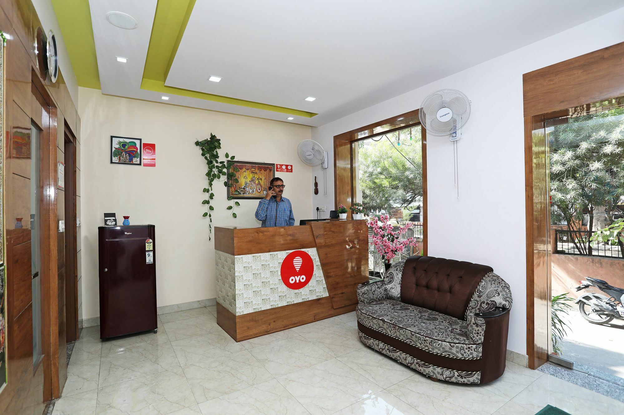 Oyo 10228 Hotel Chandramouli Dźajpur Zewnętrze zdjęcie