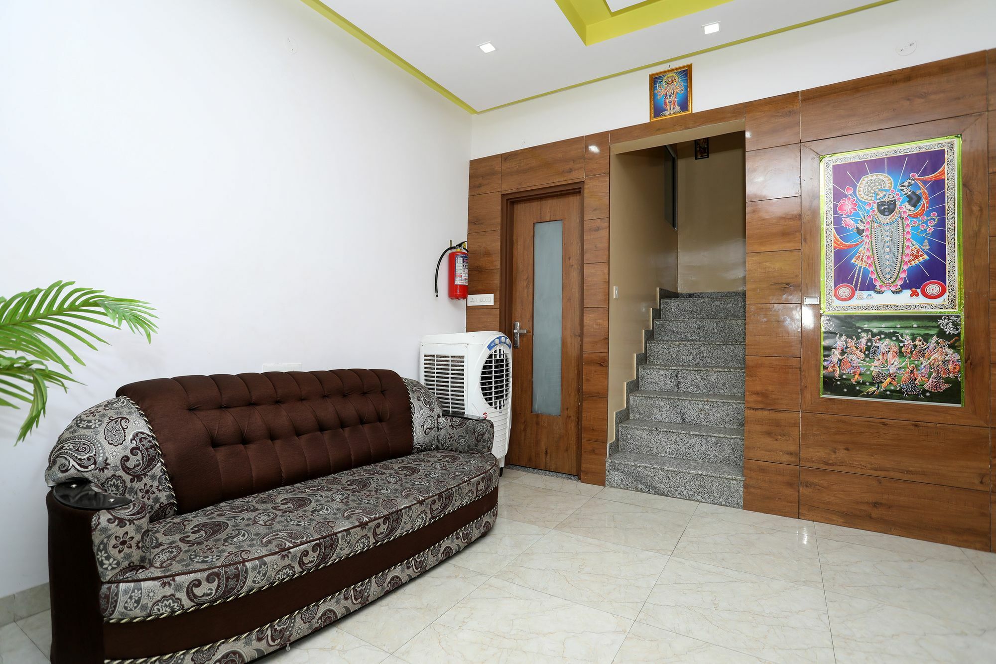 Oyo 10228 Hotel Chandramouli Dźajpur Zewnętrze zdjęcie